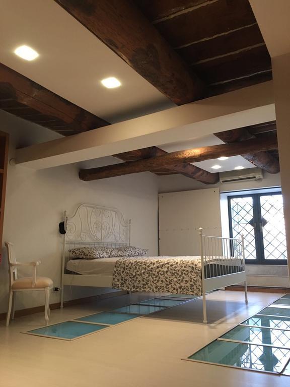 loft in PALAZZO TRINA 1600d.c. Appartamento Napoli Esterno foto